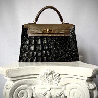 Exotic Black Crocodile skin Couvert