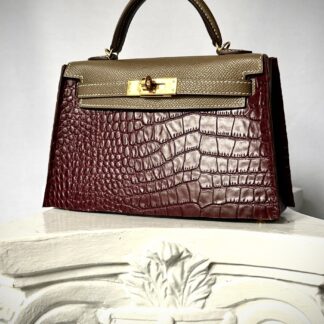 The Limited Edition “Sacouvert” Maroon Couvert